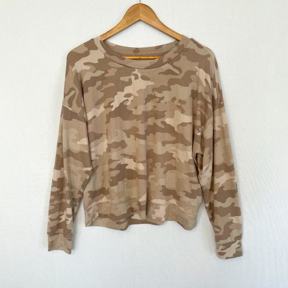 JENNI Intimates Size Large Tan Toff Candy Camo Print Long Sleeve Pajama Top NEW - Picture 1 of 6